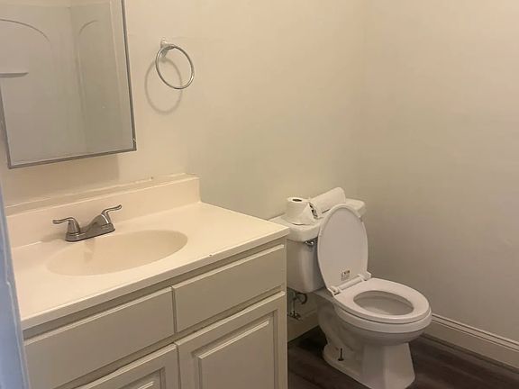 5th image of 1135 Chestnut St