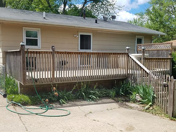 Large Deck with Hot Tub