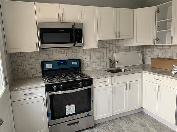 2nd image of 8 Columbia Dr APT 4B