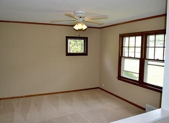 3rd image of 839 Lincoln Ave