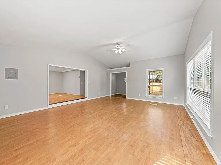 698 Persimmon St — Photo 6