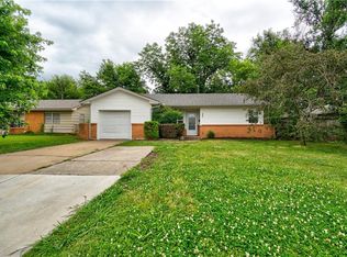807 N Berry Rd, Norman, OK 73069