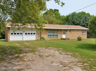 105 7 Mile Rd NW, Comstock Park, MI 49321