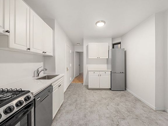 5th image of 332 E 77th St APT 3