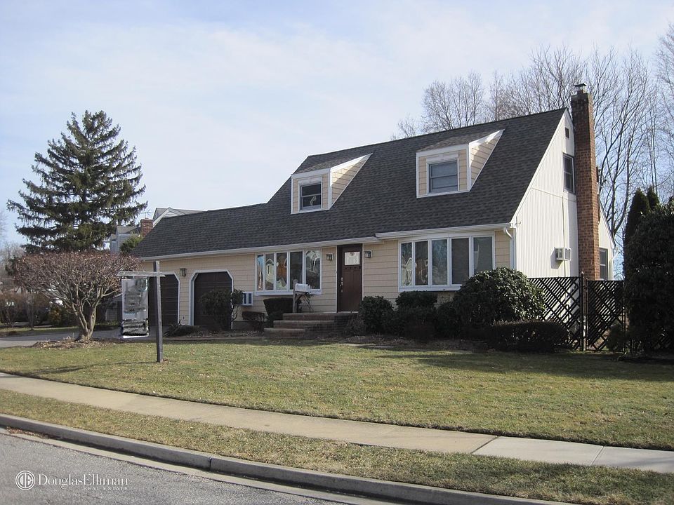 1st image of 107 Yorkshire Dr