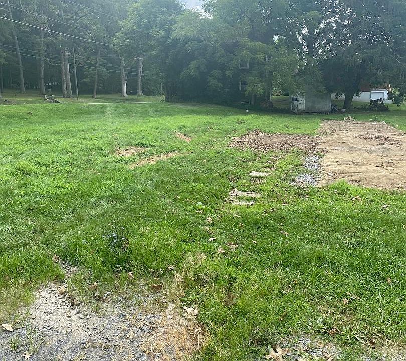 2nd image of 23443 Great Cove Rd