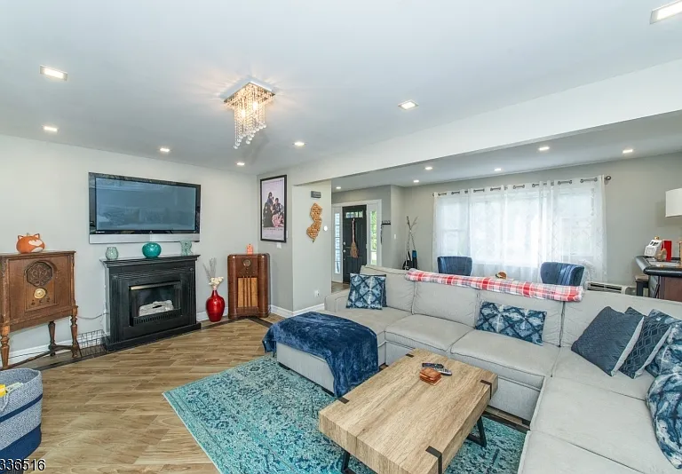 24 Chatham Rd — Photo 8