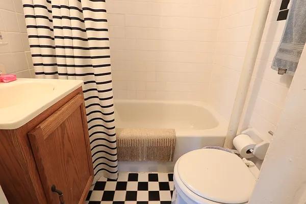 Rented by Douglas Elliman | media 23