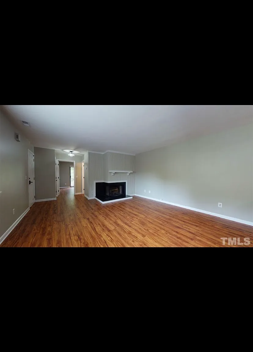2 bed, 1100 sqft, $1,750 — Photo 4