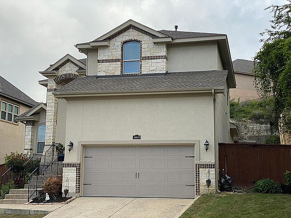 Garage/Driveway