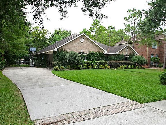 2nd image of 1104 Hidden Oaks Dr