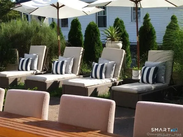 84 E Main St, Branford, CT 06405