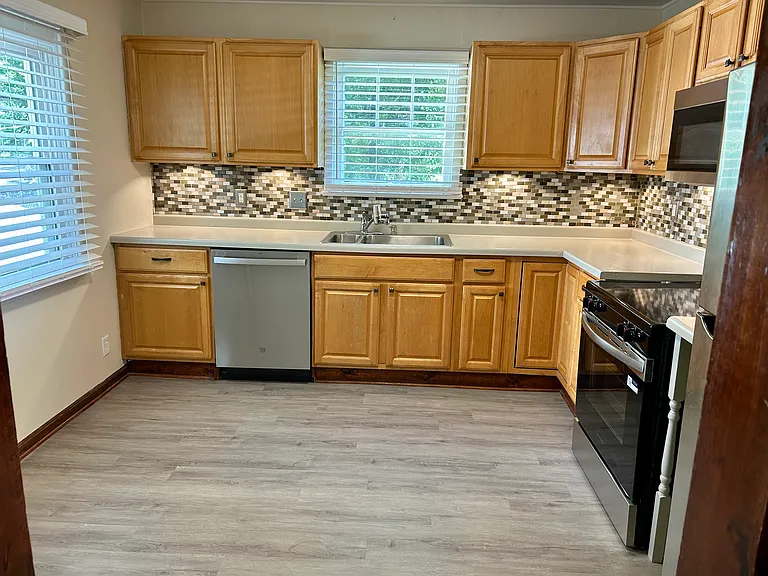 317 Wood St — Photo 10