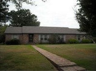 1904 Fairway St, Stuttgart, AR 72160
