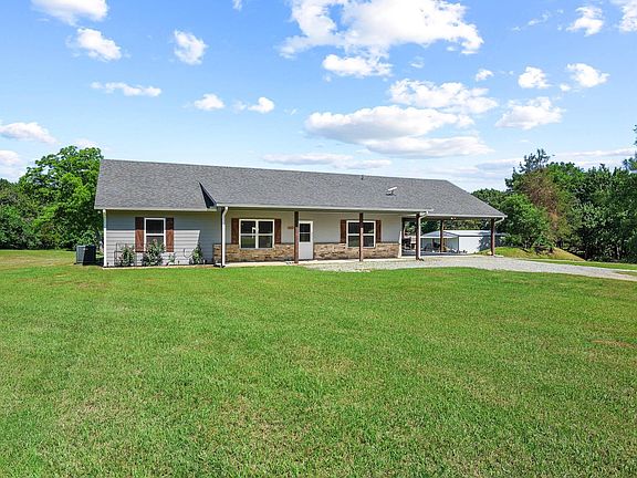 3rd image of 2658 Oak Ridge Rd