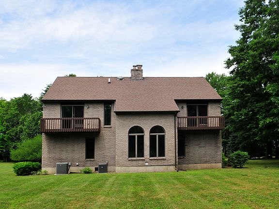 3rd image of 422 Crescent Ave