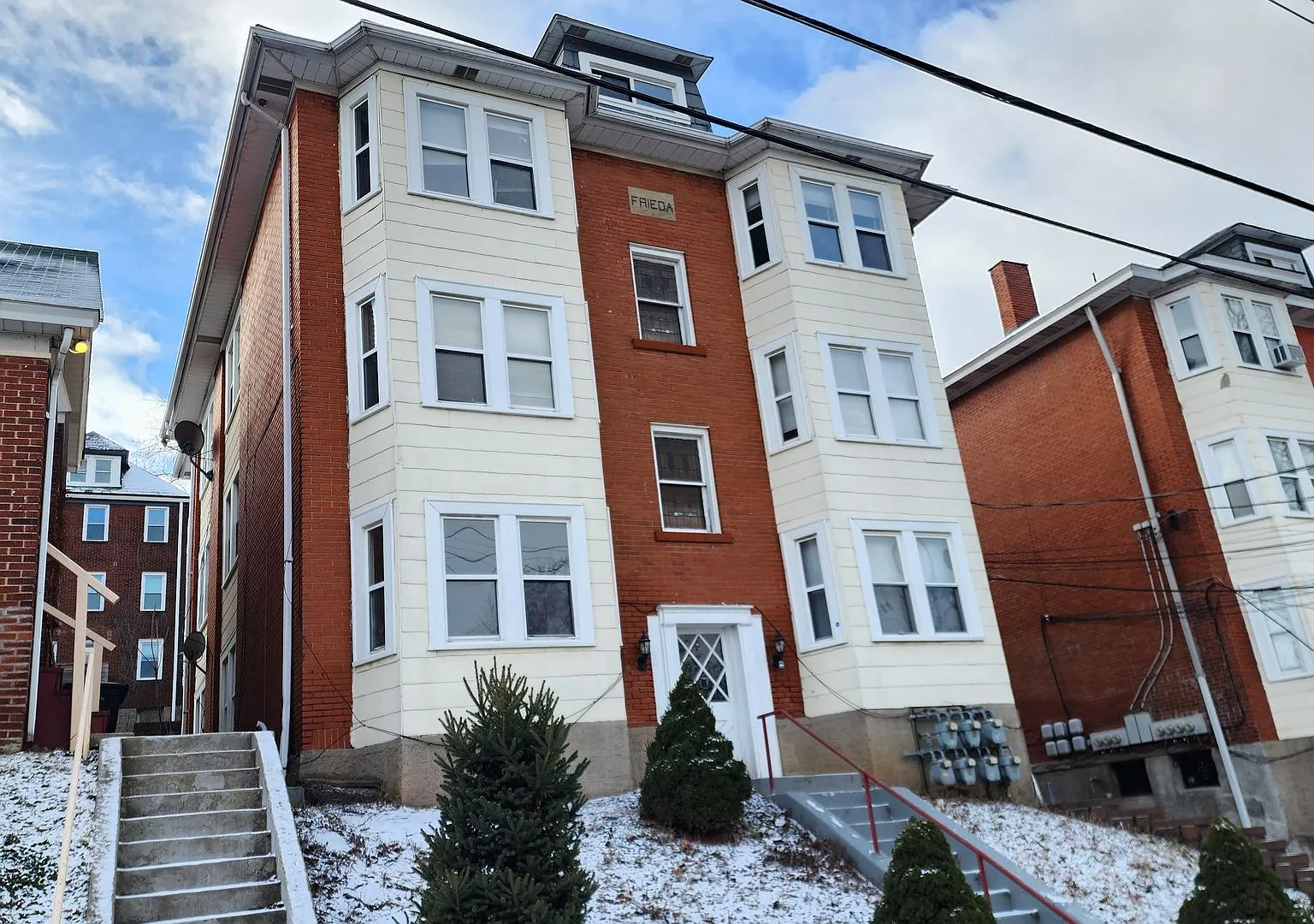 2918 Clermont Avenue (Brentwood) — Photo 2