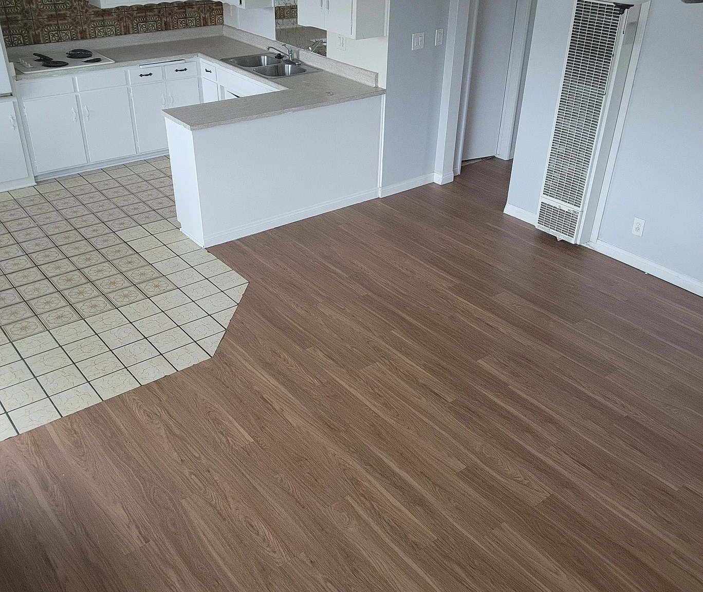 2 bed, 736 sqft, $1,900 — Photo 2