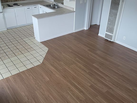 4th image of 8867 Laurel Ave