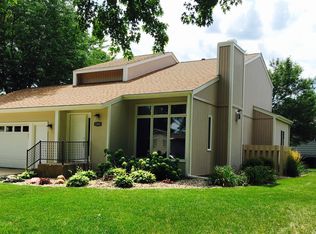 2205 E 54th St, Sioux Falls, SD 57103