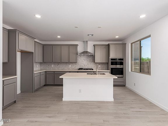 5th image of 17056 W CAVEDALE Drive