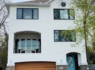 3375 Crystal Bay Rd, Wayzata, MN 55391