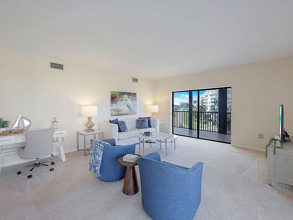 3rd image of 961 Collier Ct APT 309
