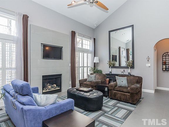 5th image of 902 Kennesaw Ct