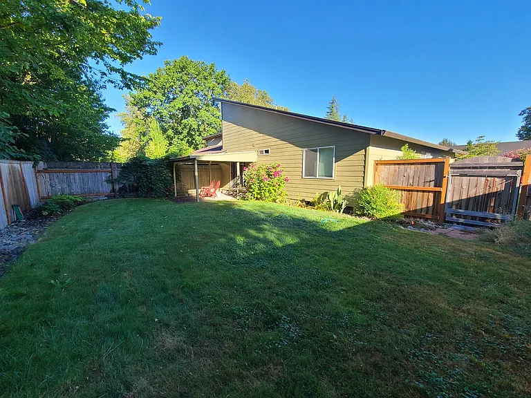 1590 SW Harbor Dr — Photo 10