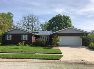 10 Guinevere Dr, Rochester, IL 62563