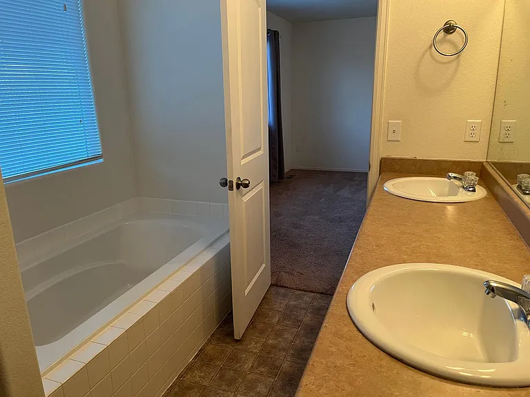 4445 Georgetown Dr — Photo 8