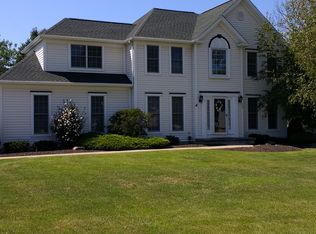 5000 Red Tail Run, Williamsville, NY 14221