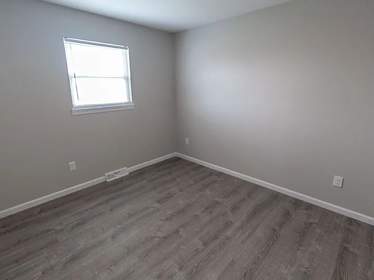 7304 N Moberly Dr — Photo 18