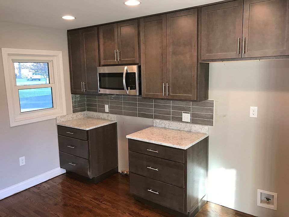 2nd image of 10395 Deerfield Rd