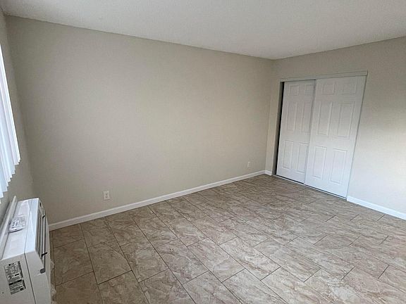 4th image of 15523 Rayen St #20