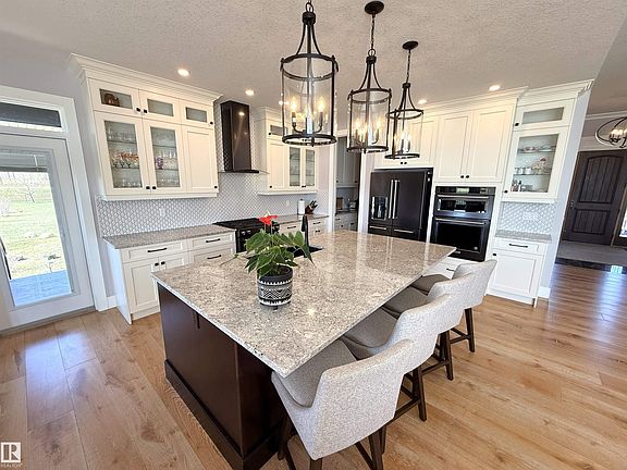 3rd image of 52025 Range Rd #272