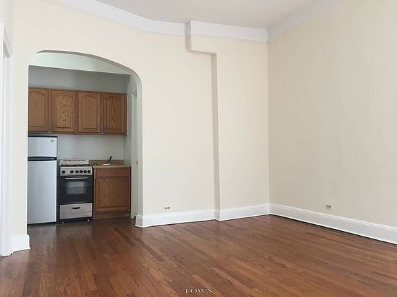 5th image of 828 Saint Johns Pl #4RKA