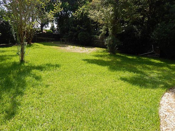 3rd image of 368 Makron Dr NW