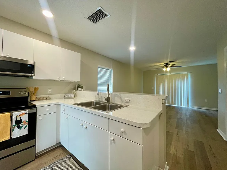 Village Park Townhomes | 2 & 3 Bedroom Apartments in Lady Lake, FL — Photo 80