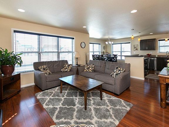 5th image of 3107 6th St E