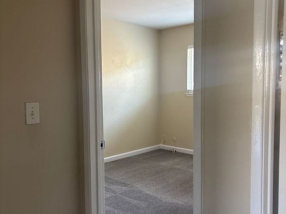 4th image of 3747 Underwood Dr APT 4