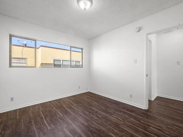 5326 La Mirada Ave — Photo 15