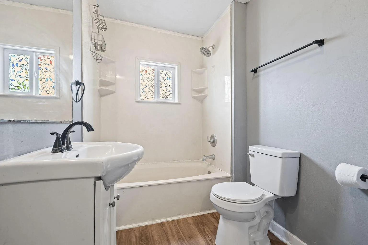 3 bed, 1182 sqft, $1,100 — Photo 1