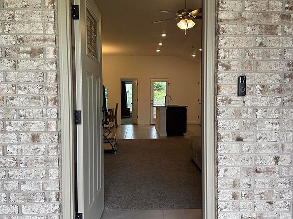 5th image of 339 Sidney Lane