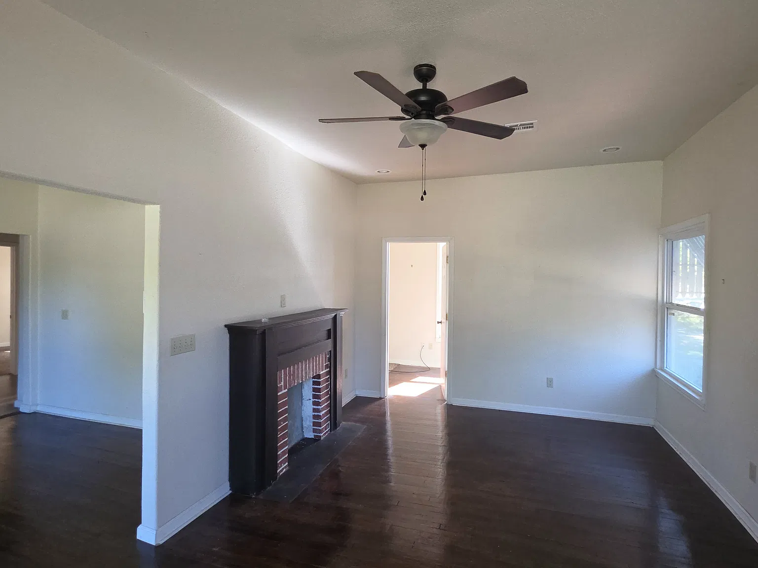 3 bed, 1265 sqft, $1,235 — Photo 3