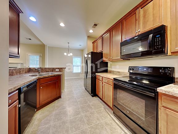 3rd image of 187 Highwoods Plantation Ave