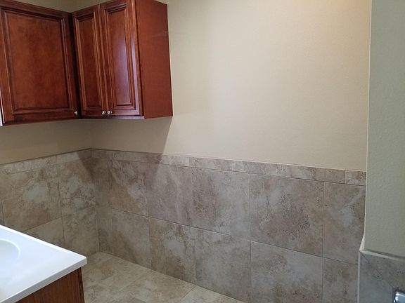 Spacious bathroom