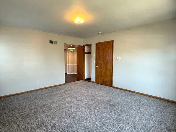 220 N 32nd Ave, Omaha, NE 68131