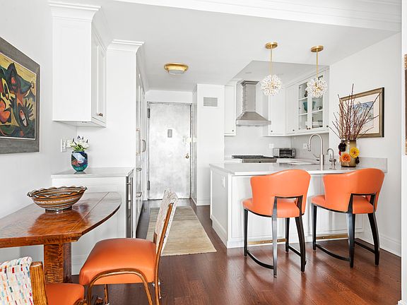 2nd image of 7 E 14th St APT 1628