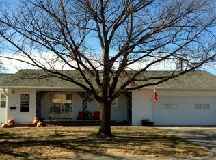 411 S 7th St, Phillipsburg, KS 67661